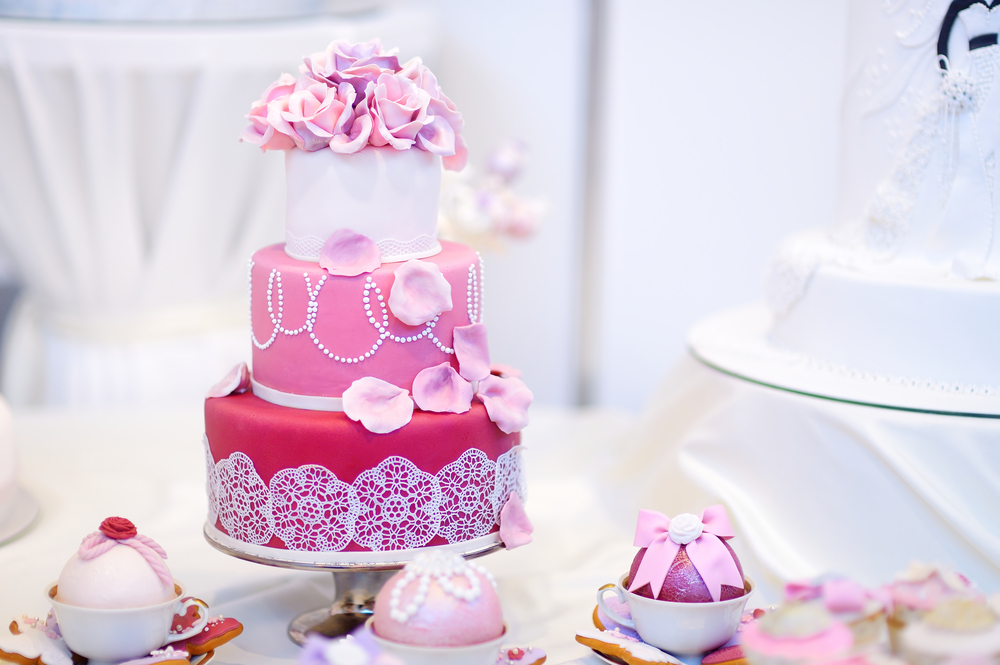 Preferable gifts are turning to attractive cakes on all occasions
